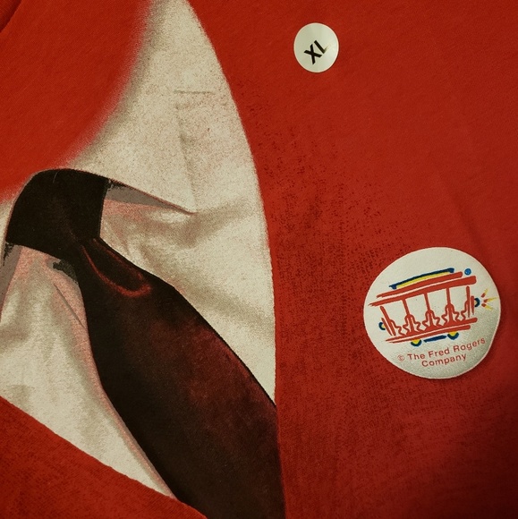 XL red "TUX" tshirt - Picture 5 of 5